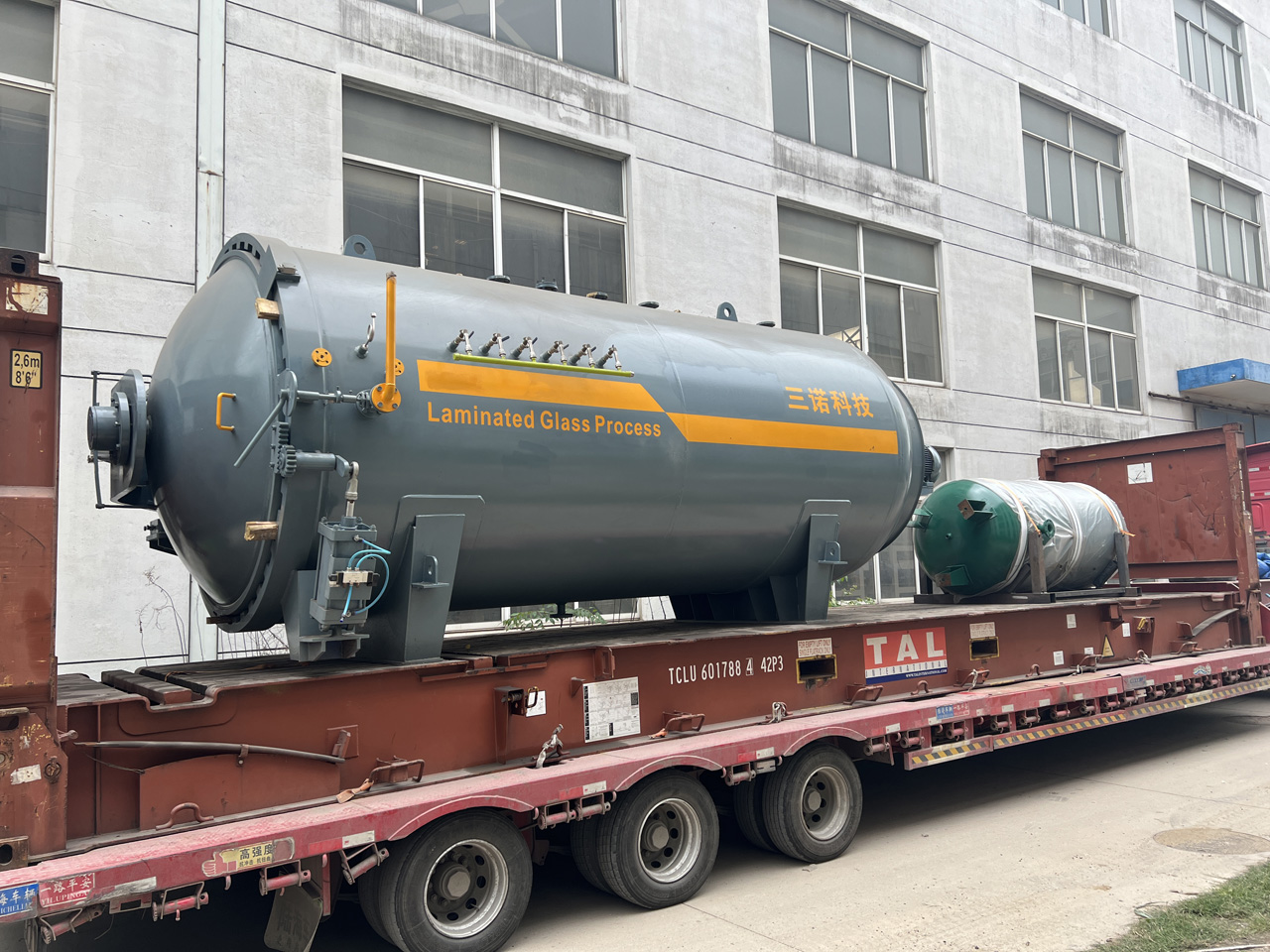 Charlie Car Glass, Ecuador